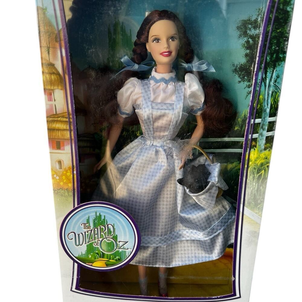 Nib- Barbie collector Dorothy from the Wizard of Oz K8682 Mattel